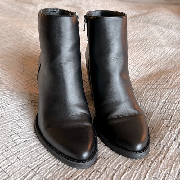 Black Madden Girl Klicck Ankle Bootie - Picture 3 of 9